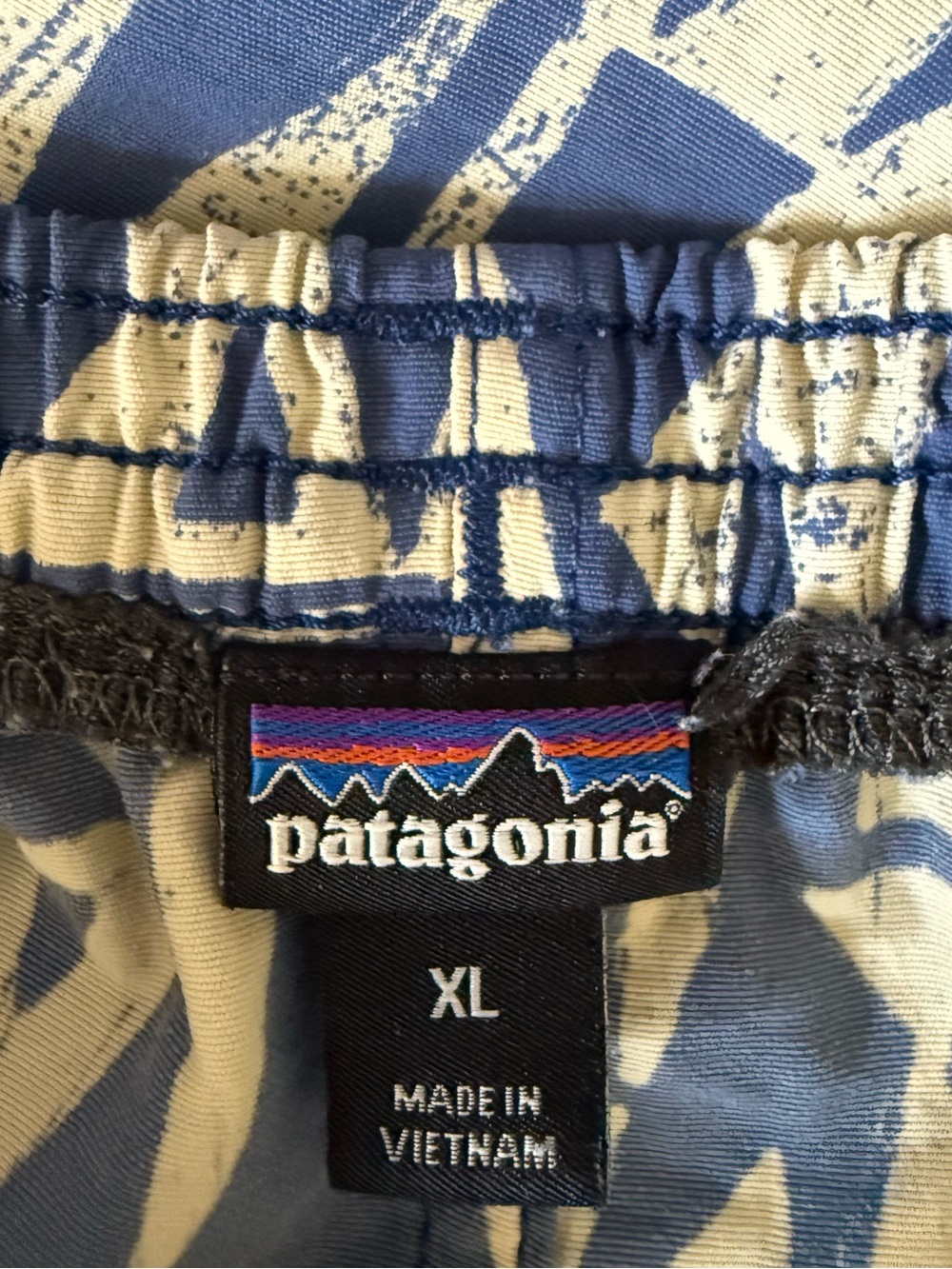 PATAGONIA Men’s Outdoor Tribal Geometric Graphic Printed Baggies Shorts Size XL - Picture 6 of 7